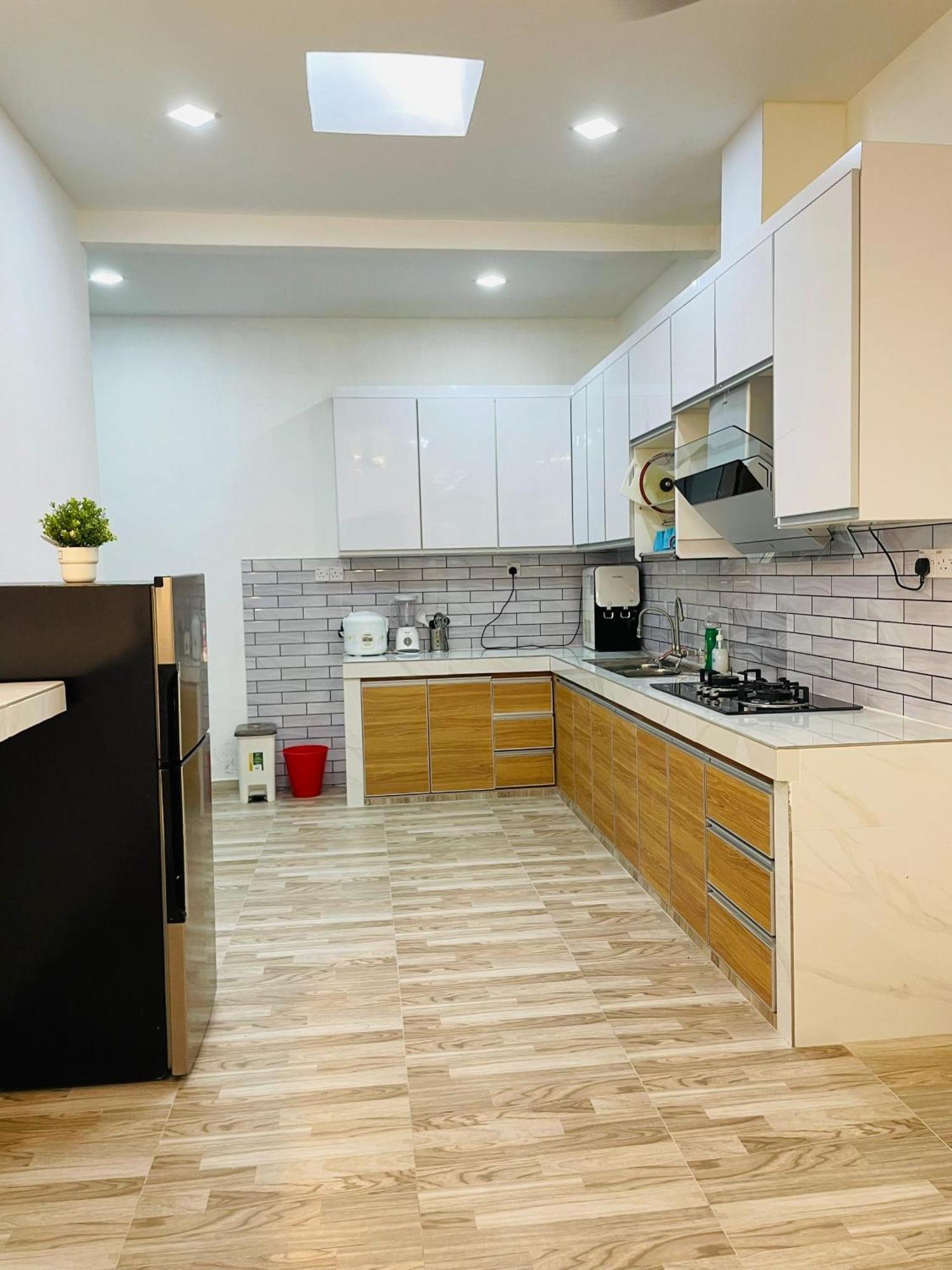 Nazirin Homestay No 27 Tmn Desa Manjung Lumut Buitenkant foto