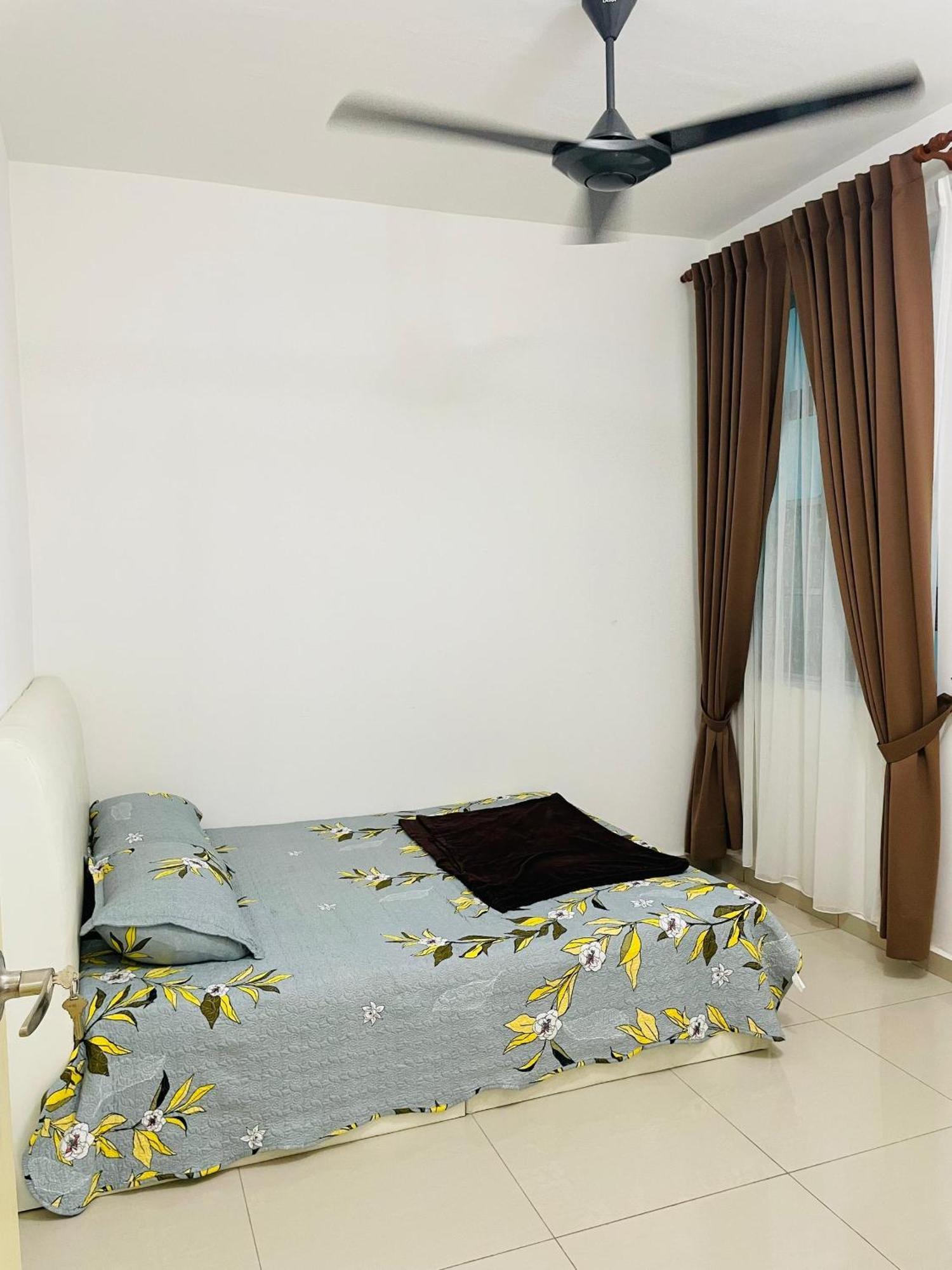 Nazirin Homestay No 27 Tmn Desa Manjung Lumut Buitenkant foto